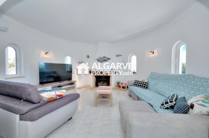 Image No.2-6 Bed Villa for sale