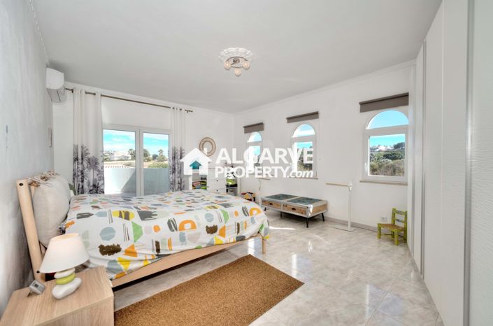 Image No.25-6 Bed Villa for sale