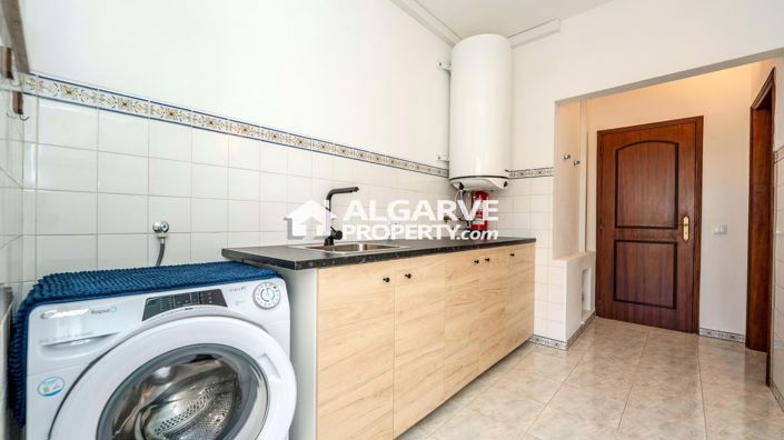 Image No.28-6 Bed Villa for sale