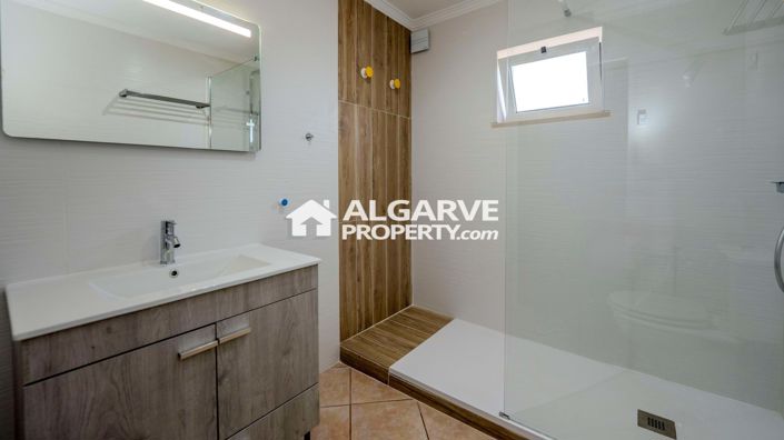 Image No.35-6 Bed Villa for sale