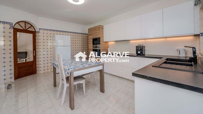 Image No.4-6 Bed Villa for sale