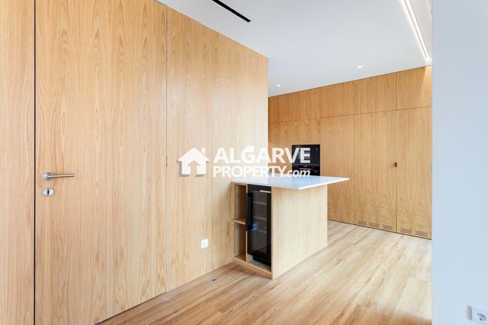 Image No.12-3 Bed Semi-Detached for sale