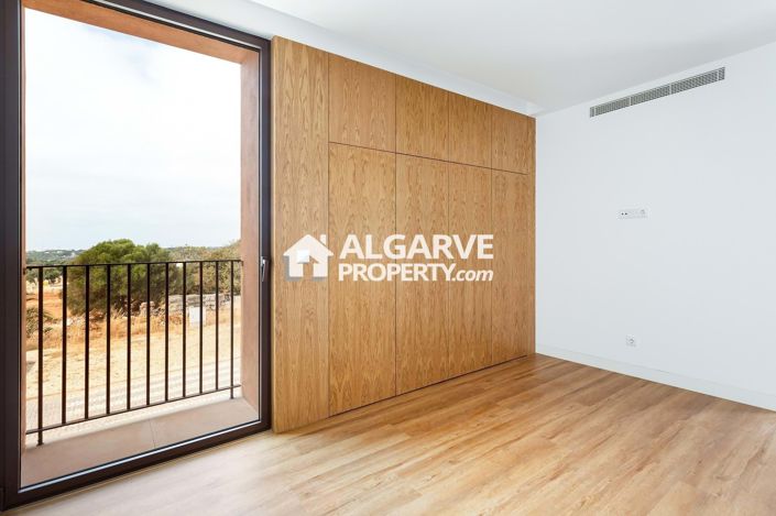 Image No.15-3 Bed Semi-Detached for sale