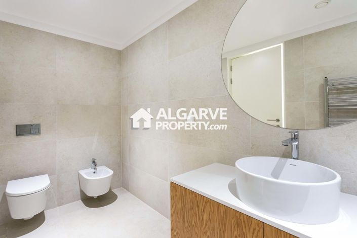 Image No.20-3 Bed Semi-Detached for sale