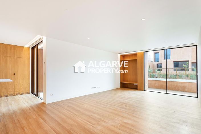 Image No.3-3 Bed Semi-Detached for sale