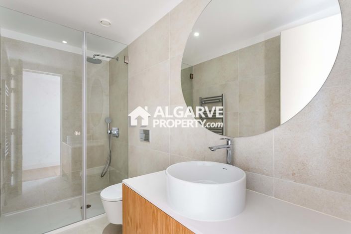 Image No.21-3 Bed Semi-Detached for sale