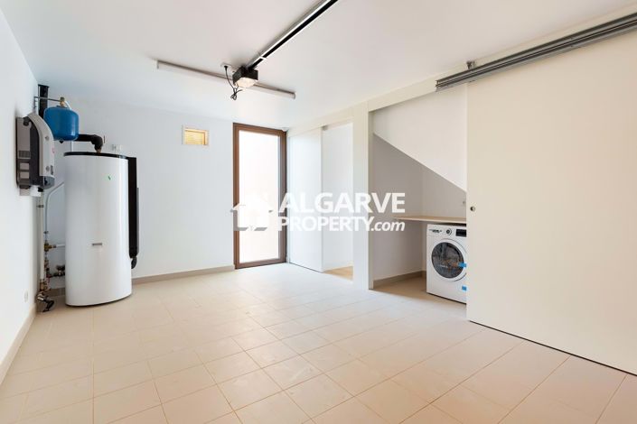 Image No.24-3 Bed Semi-Detached for sale