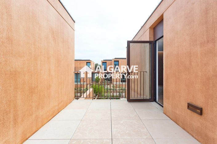 Image No.27-3 Bed Semi-Detached for sale