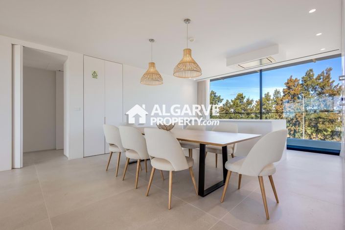 Image No.17-3 Bed Apartment for sale