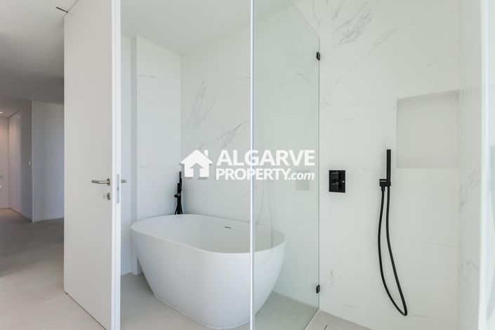 Image No.25-3 Bed Apartment for sale