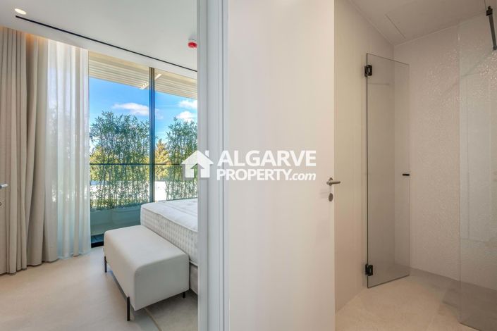 Image No.26-3 Bed Apartment for sale