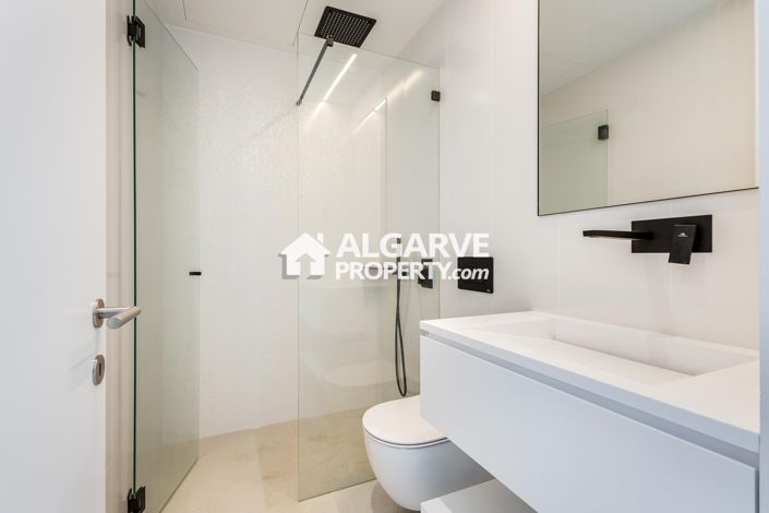 Image No.27-3 Bed Apartment for sale