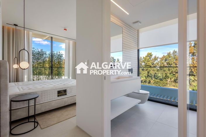 Image No.30-3 Bed Apartment for sale