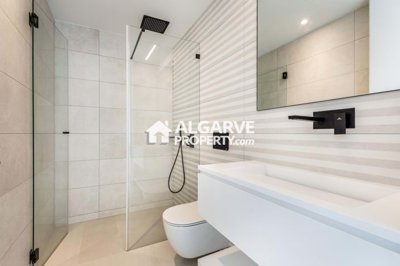 3-8423-78d1f4f8b6655591b02d22fabb36a692d73cca