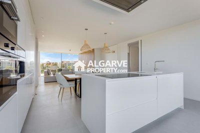 3-8423-78d1f4f8b6655591b02d22fabb36a692d73cca