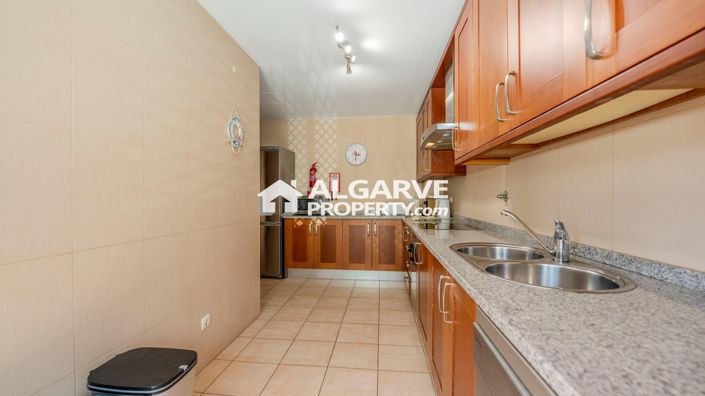 Image No.10-4 Bed Townhouse for sale