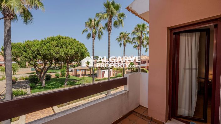 Image No.23-4 Bed Townhouse for sale