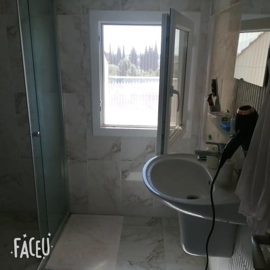 Image No.17-4 Bed House for sale