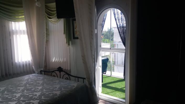 Image No.18-4 Bed House for sale