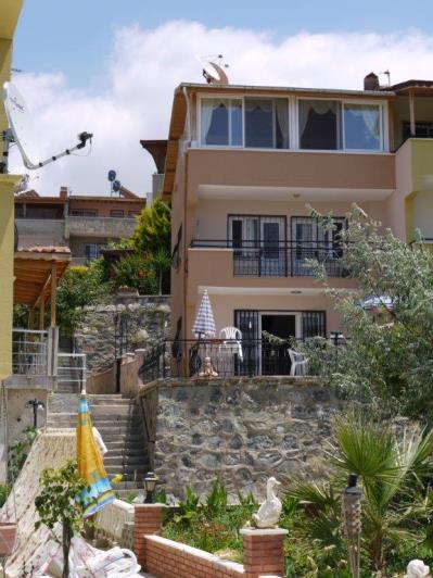 Image No.1-4 Bed House for sale