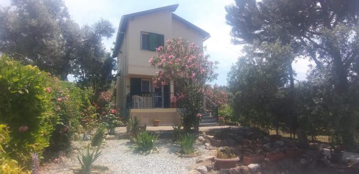 Image No.40-2 Bed Villa / Detached for sale