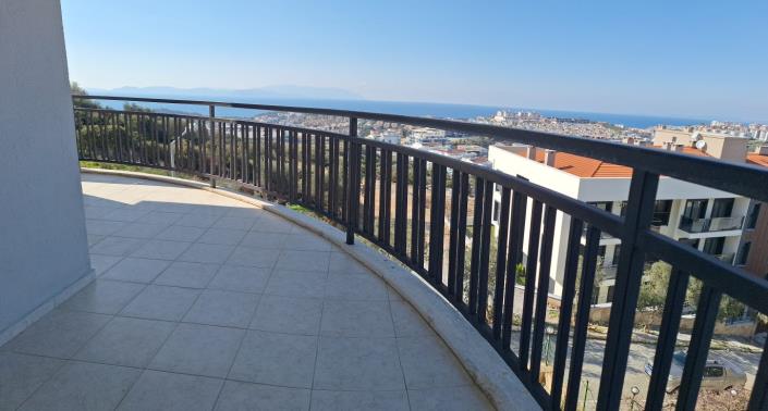 Image No.10-3 Bed Apartment for sale