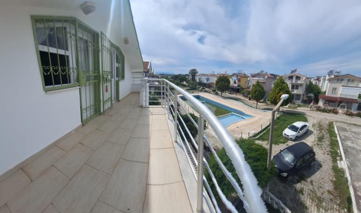 Image No.18-4 Bed House for sale