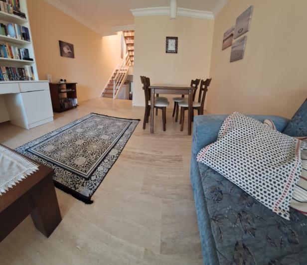 Image No.17-3 Bed House for sale