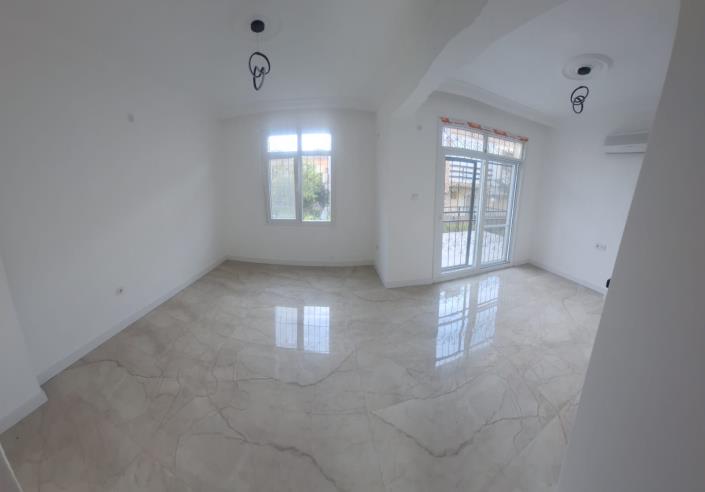 Image No.10-3 Bed House for sale