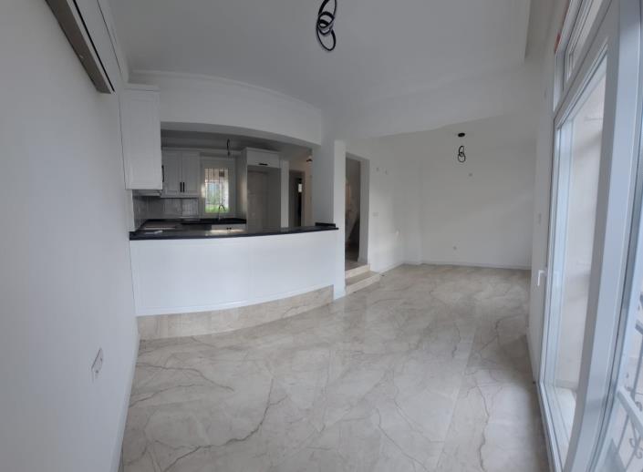 Image No.14-3 Bed House for sale