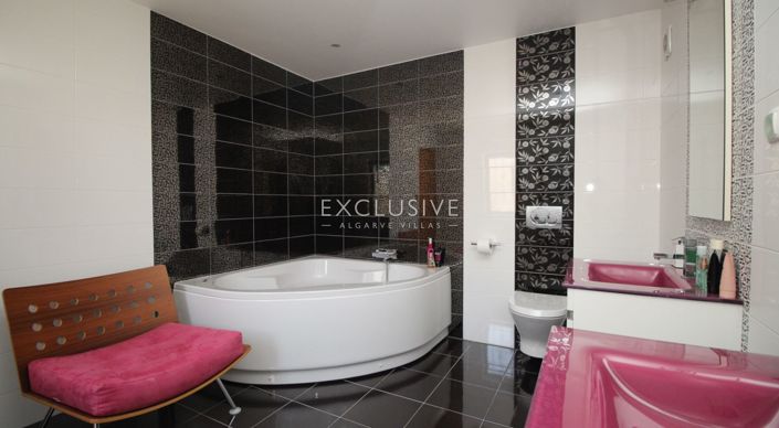 Image No.19-4 Bed Villa for sale