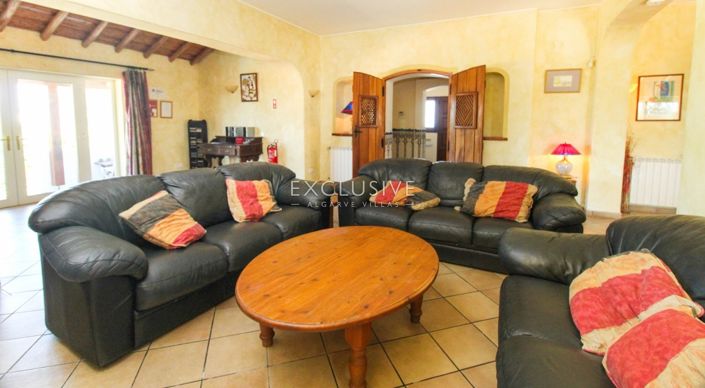 Image No.3-4 Bed Villa for sale