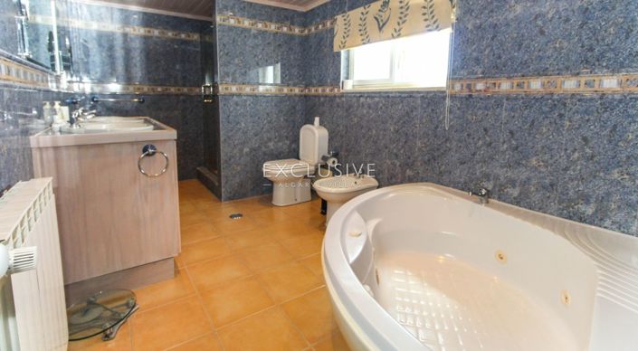 Image No.8-4 Bed Villa for sale