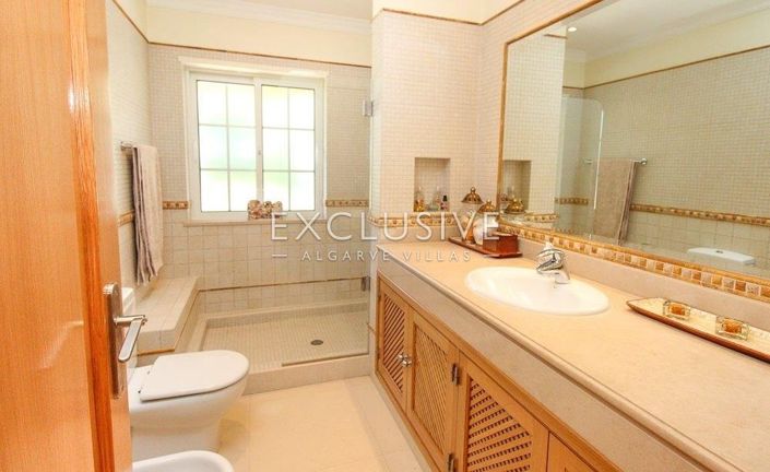 Image No.11-3 Bed Villa for sale