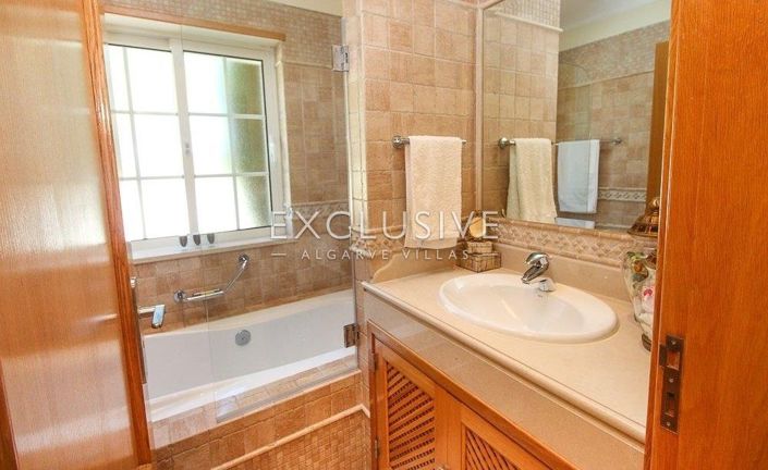 Image No.14-3 Bed Villa for sale