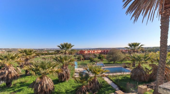 Image No.2-4 Bed Villa for sale