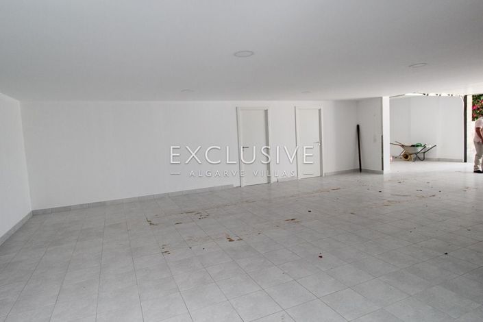 Image No.25-5 Bed Villa for sale