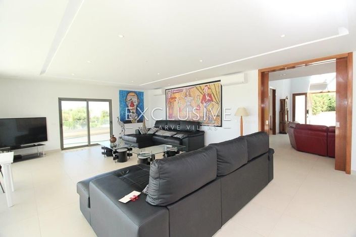 Image No.9-5 Bed Villa for sale