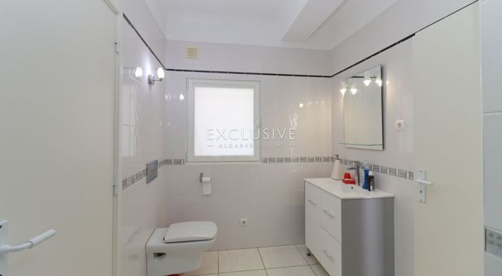 Image No.23-3 Bed Villa for sale