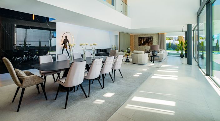 Image No.10-5 Bed Villa for sale