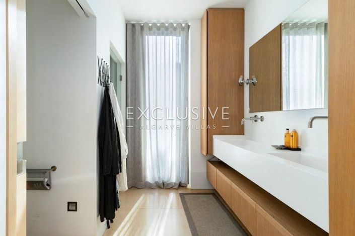 Image No.28-3 Bed Villa for sale