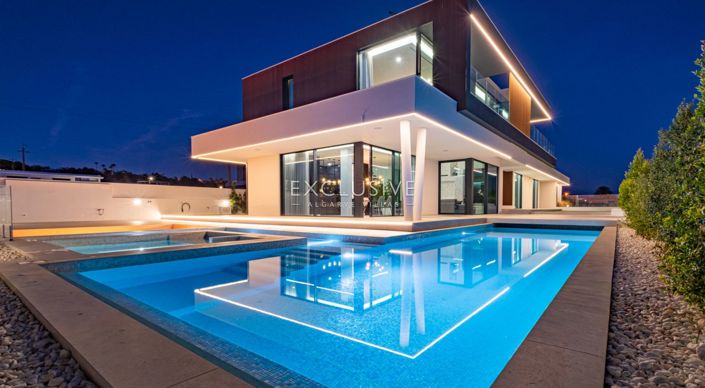 Image No.1-4 Bed Villa for sale