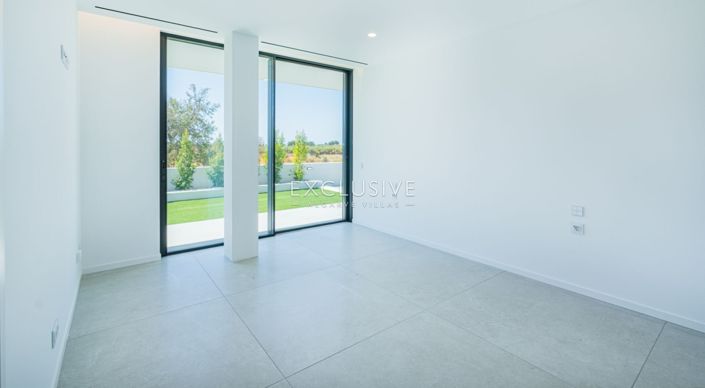 Image No.17-4 Bed Villa for sale