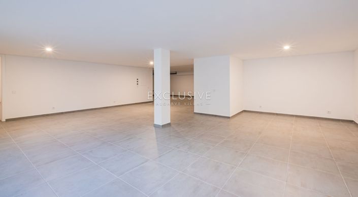 Image No.33-4 Bed Villa for sale