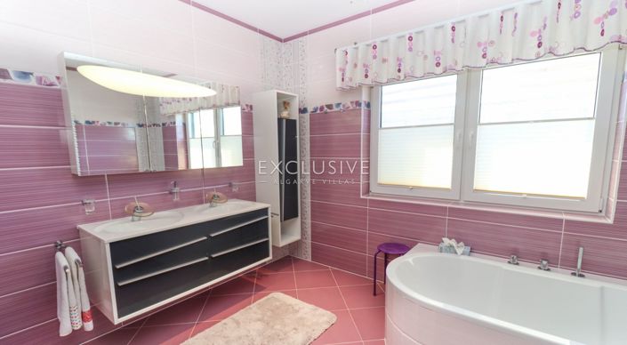 Image No.21-4 Bed Villa for sale