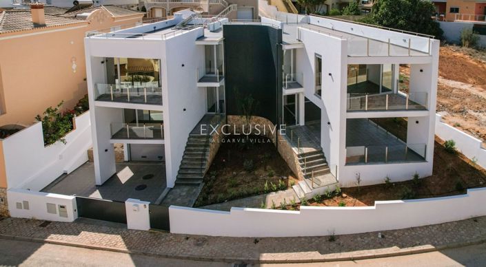 Image No.1-4 Bed Villa for sale
