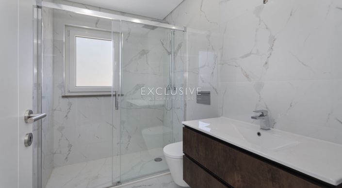 Image No.12-4 Bed Villa for sale