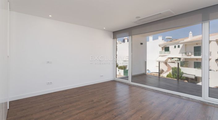 Image No.13-4 Bed Villa for sale