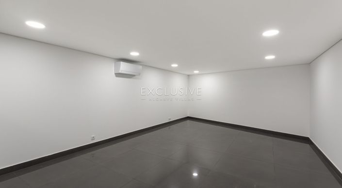 Image No.27-4 Bed Villa for sale