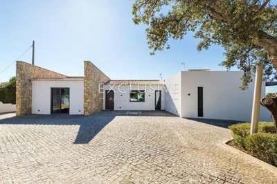 4 Bed Villa for sale